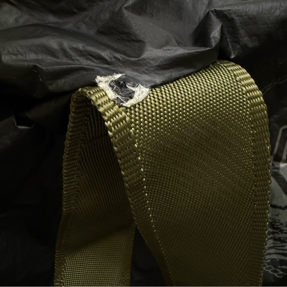 Aloha Collection Black Duffle Bag - Picture 4 of 8